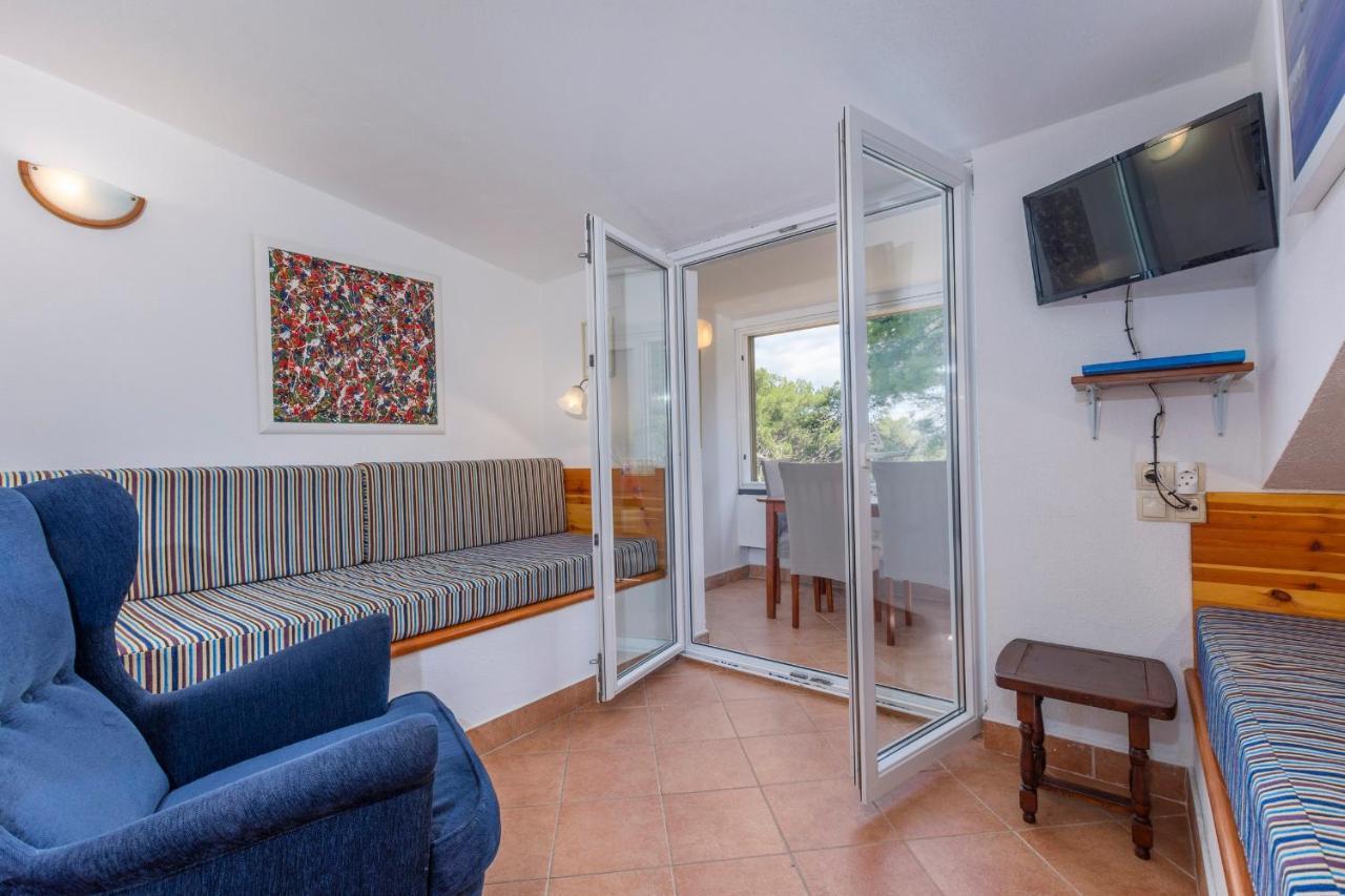 Janus Apartments Jelsa  Extérieur photo