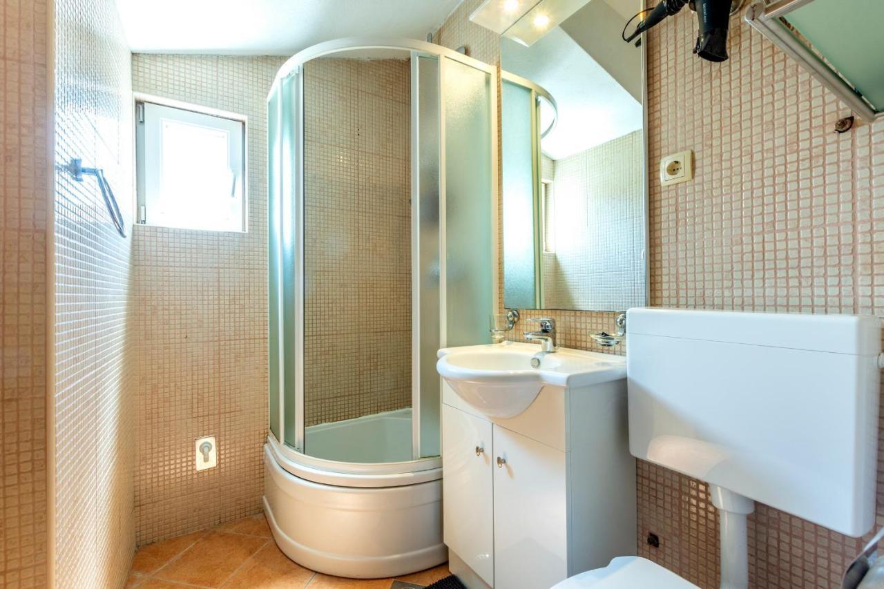 Janus Apartments Jelsa  Extérieur photo