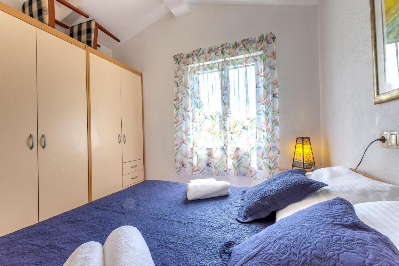 Janus Apartments Jelsa  Extérieur photo