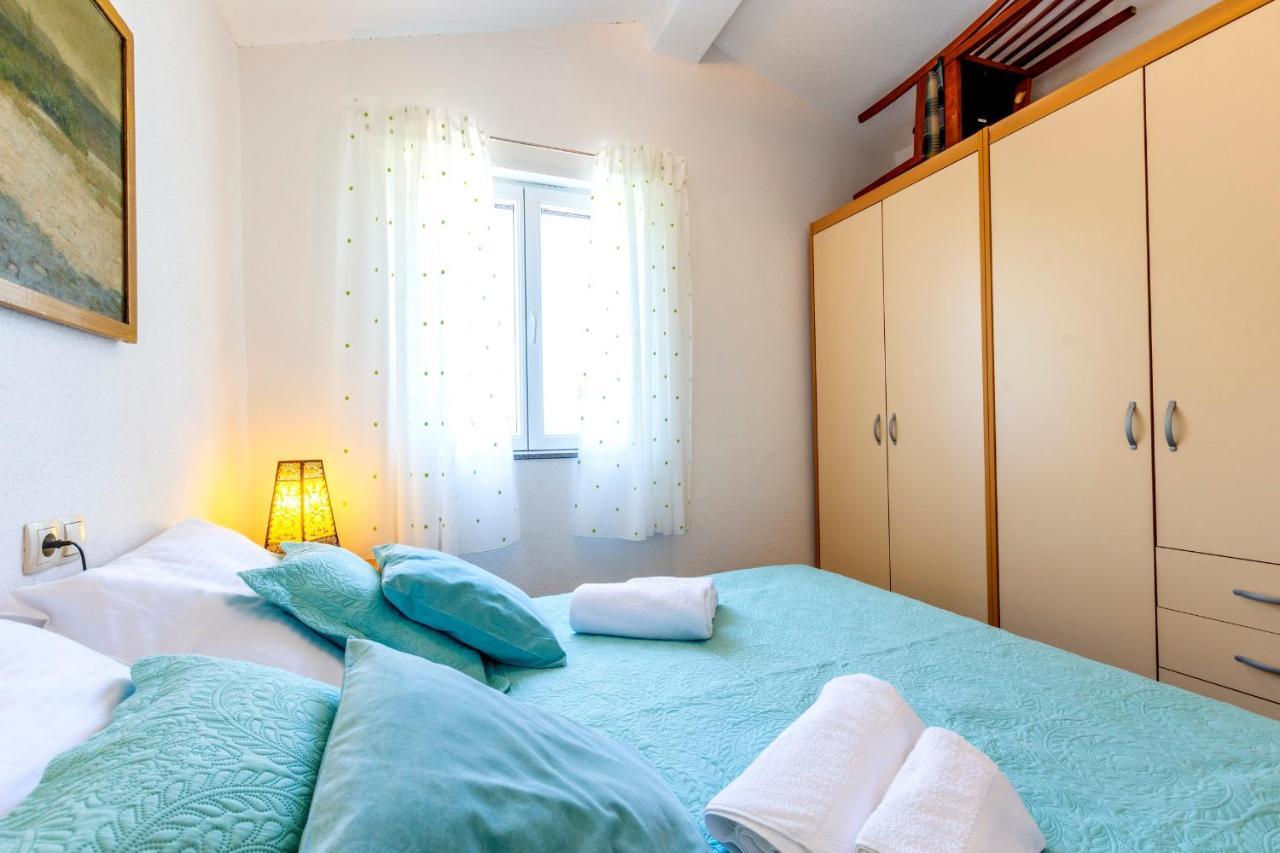 Janus Apartments Jelsa  Extérieur photo