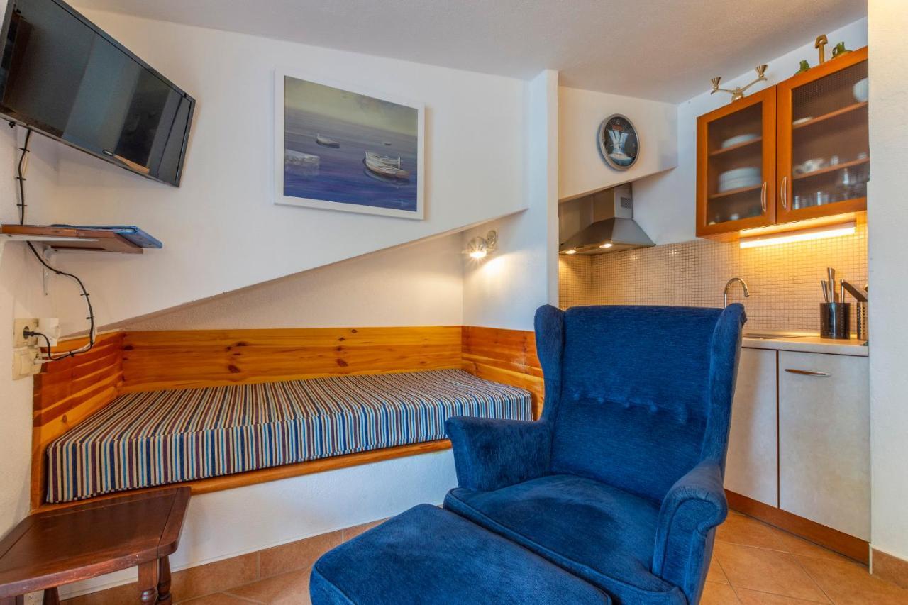 Janus Apartments Jelsa  Extérieur photo