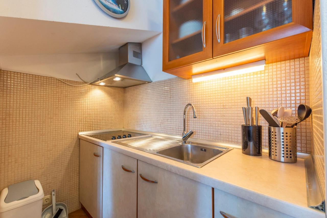 Janus Apartments Jelsa  Extérieur photo
