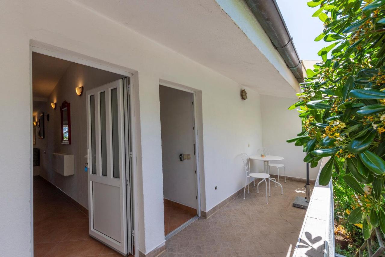 Janus Apartments Jelsa  Extérieur photo