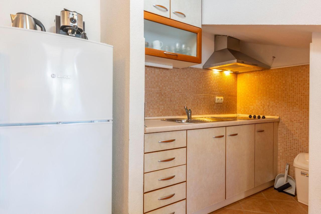 Janus Apartments Jelsa  Extérieur photo