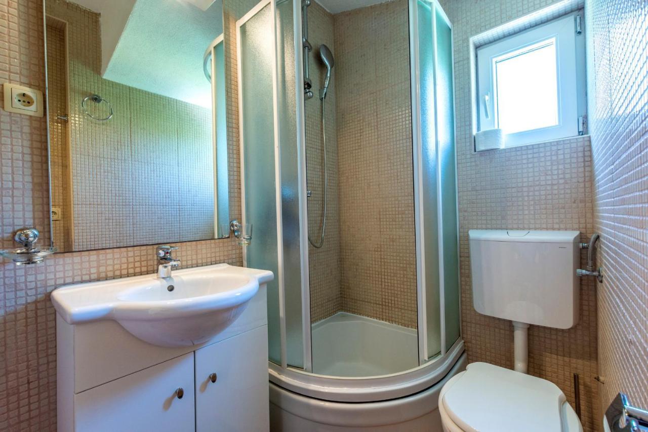 Janus Apartments Jelsa  Extérieur photo