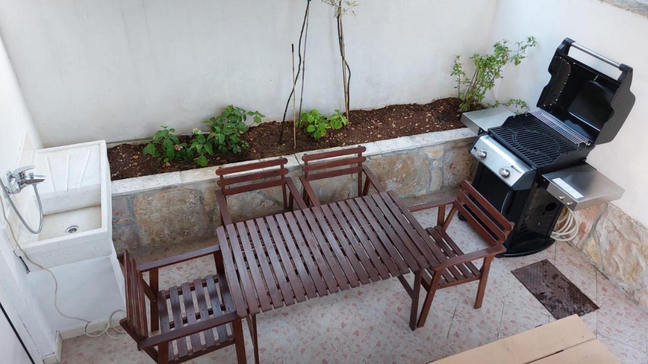 Janus Apartments Jelsa  Extérieur photo