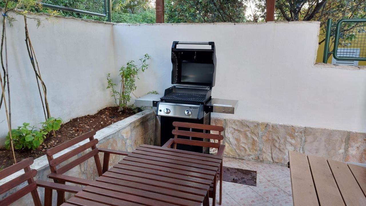 Janus Apartments Jelsa  Extérieur photo